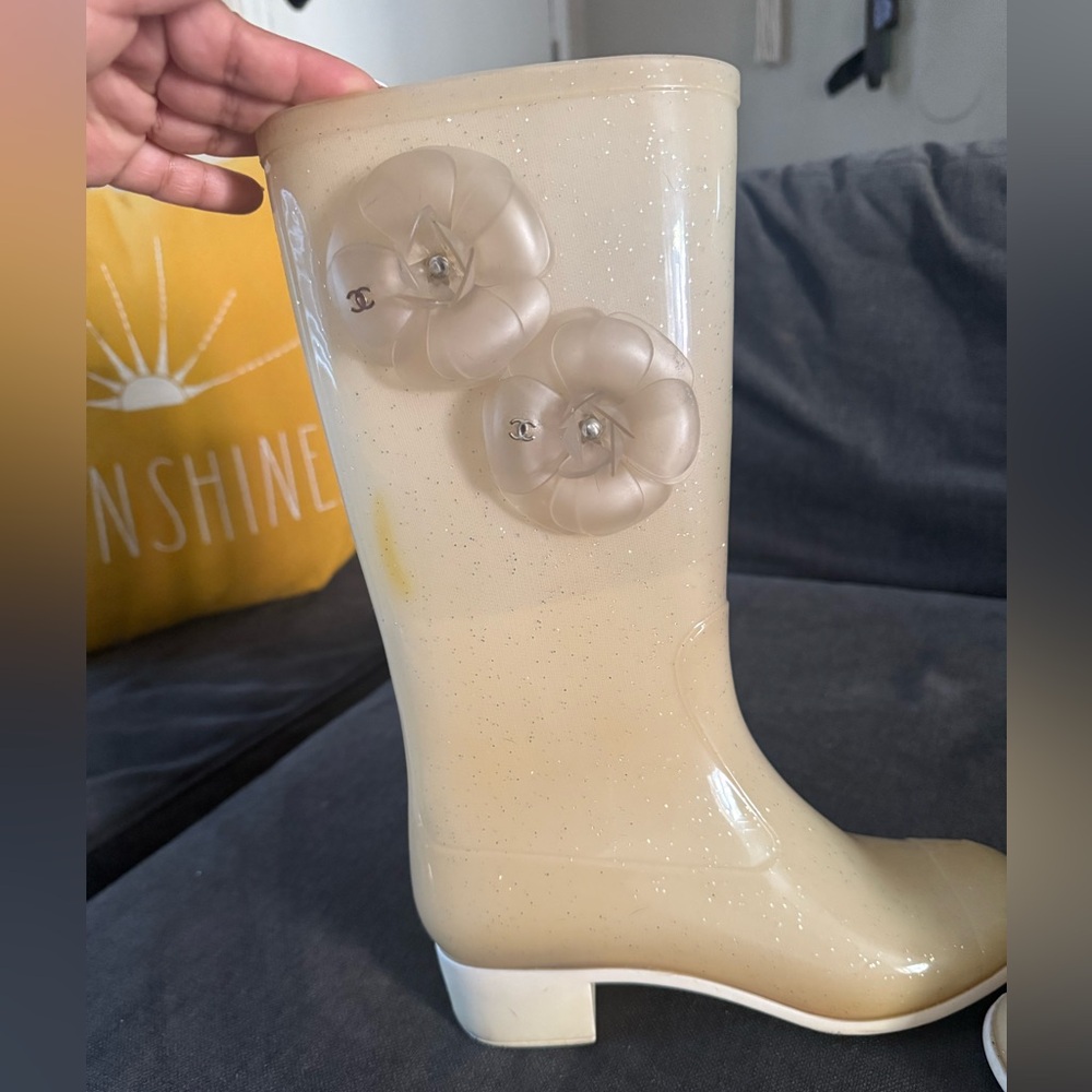 CHANEL Cream Winter & Rain Boots - Picture 10 of 10